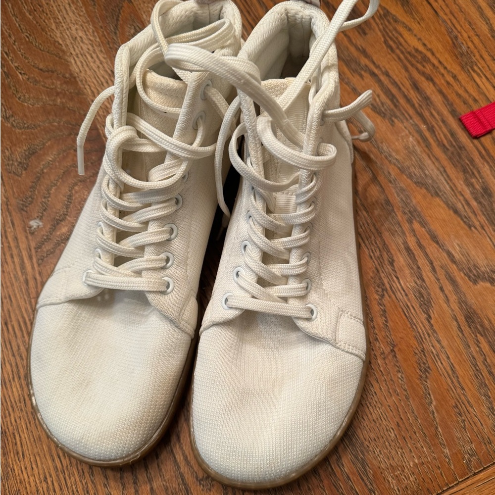 White feelgrounds high top barefoot wide toe box sneakers size 41